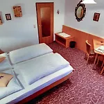 Zum Zauberkabinett Otel Bad Heilbrunn
