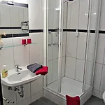Zum Zauberkabinett 3*